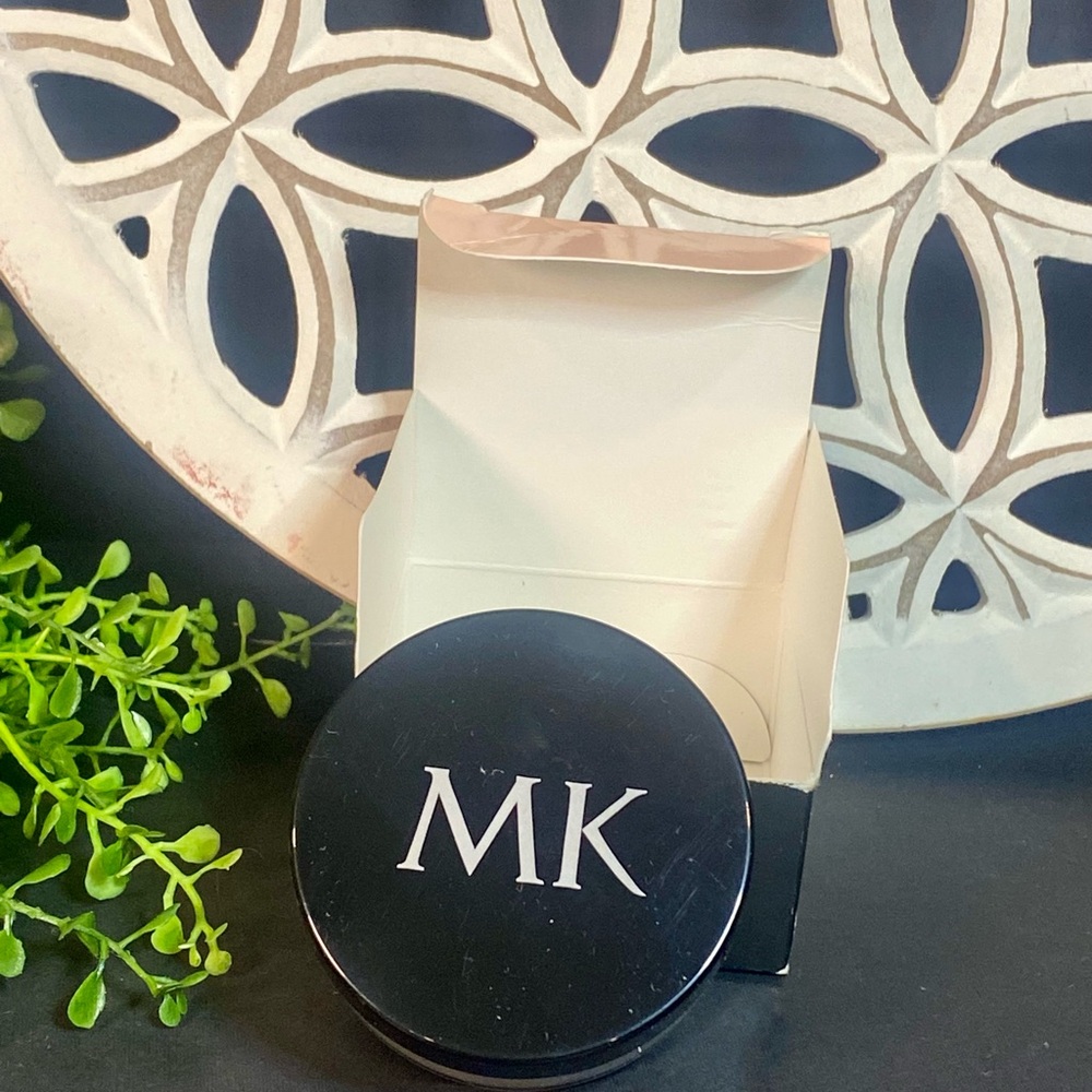 NIB Mary Kay Translucent Loose Powder - Picture 2 of 4